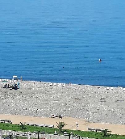 Apartment Desi With Sea View On The Beach In Batumi Luaran gambar