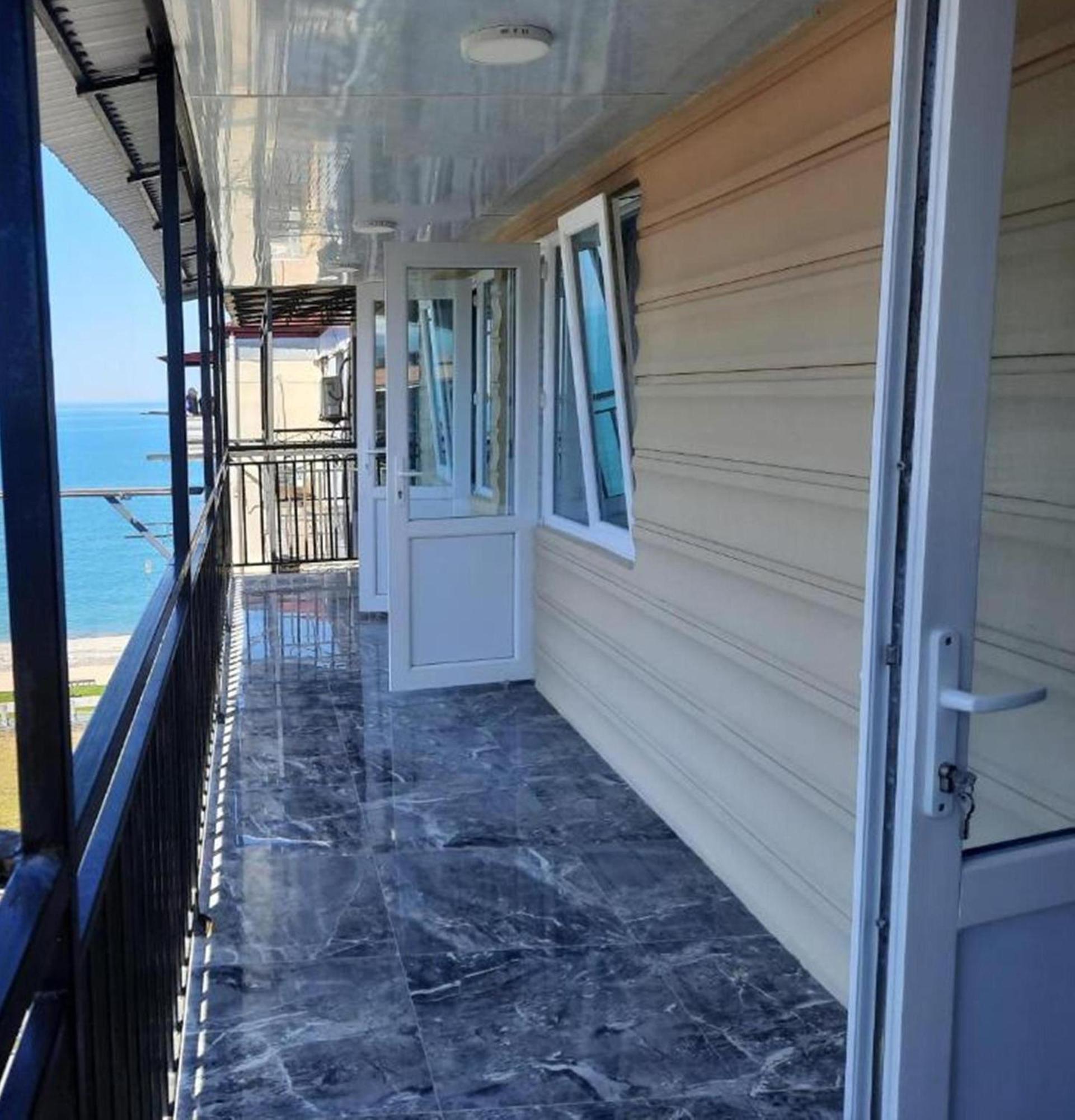 Apartment Desi With Sea View On The Beach In Batumi Luaran gambar